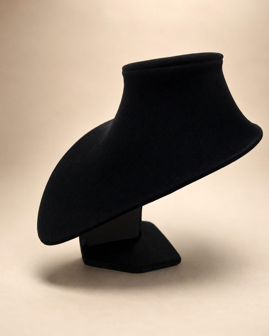 Jewelry Display Bust - Black - image 3
